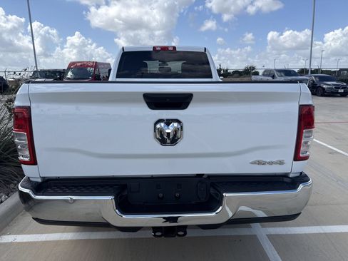 Used 2024 RAM 2500 Tradesman w/ Chrome Appearance Group AWD/4WD image 7