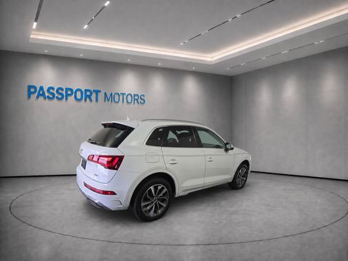 Used 2023 Audi Q5 2.0T Premium w/ Convenience Package AWD/4WD image 4