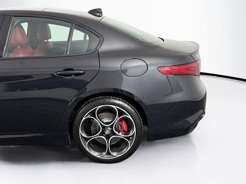 Used 2023 Alfa Romeo Giulia Veloce AWD/4WD image 45