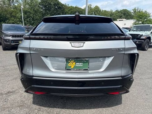 Used 2024 Cadillac Lyriq Luxury w/ LPO, Floor Liner Package AWD/4WD image 20