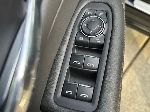 Used 2022 Cadillac XT6 Premium Luxury w/ LPO, Radiant Package image 22