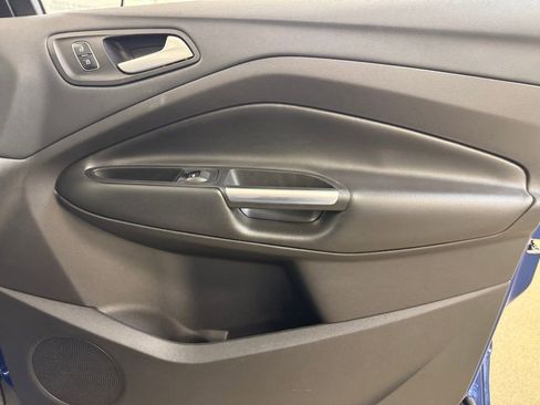 Used 2017 Ford Escape SE image 28