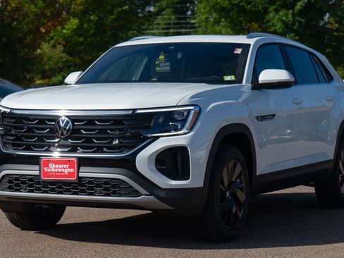 New 2026 Volkswagen Atlas Cross Sport SE image 2