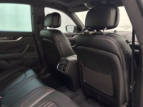 Used 2022 Maserati Levante GT AWD/4WD image 20