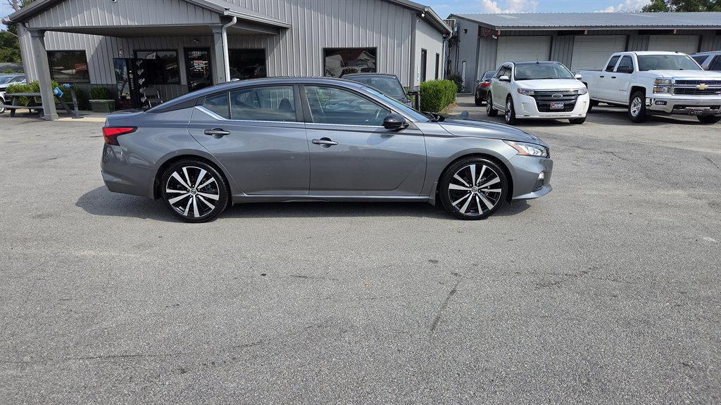 Used 2022 Nissan Altima 2.5 SR FWD image 5