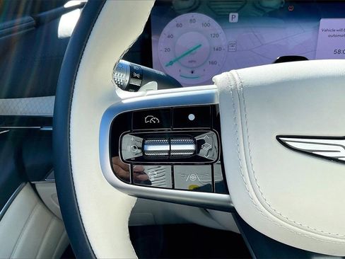 Used 2025 Genesis GV80 3.5T Prestige image 11