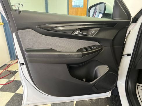 Used 2024 Chevrolet TrailBlazer LT FWD image 34
