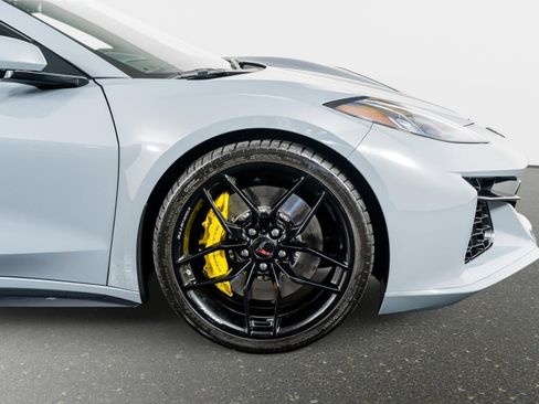 Used 2025 Chevrolet Corvette Z06 image 6