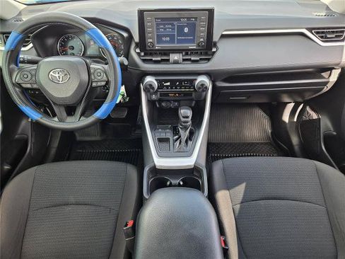 Used 2021 Toyota RAV4 LE FWD image 23