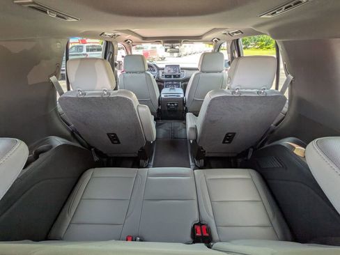 Used 2021 Chevrolet Tahoe Z71 AWD/4WD image 36