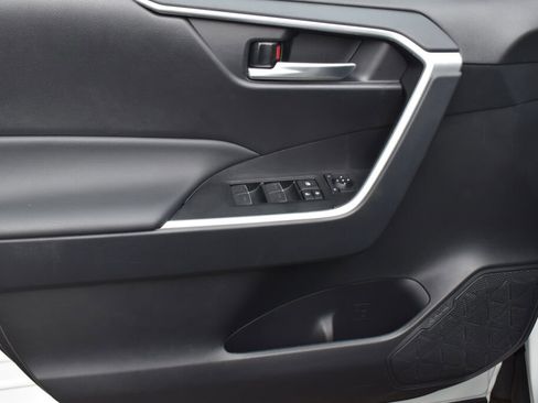 Certified 2025 Toyota RAV4 XLE image 17