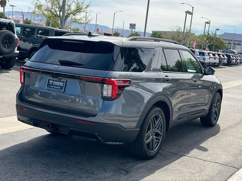 New 2026 Ford Explorer ST-Line w/ ST-Line Street Pack RWD image 8