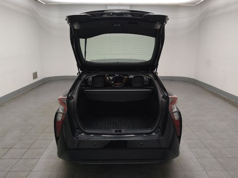 Used 2018 Toyota Prius Four w/ Advanced Technology Package image 29