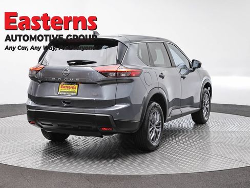 Used 2024 Nissan Rogue S AWD/4WD image 5