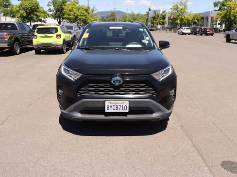 Used 2021 Toyota RAV4 XLE Premium AWD/4WD image 3