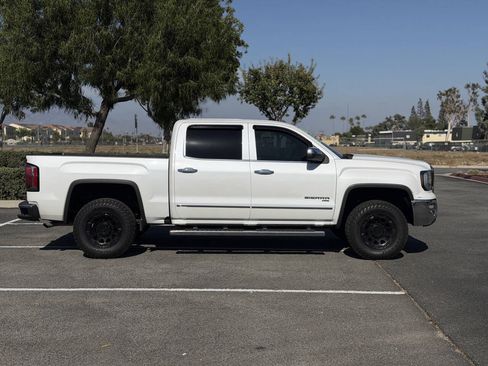 Used 2018 GMC Sierra 1500 SLT w/ Enhanced Driver Alert Package RWD image 2