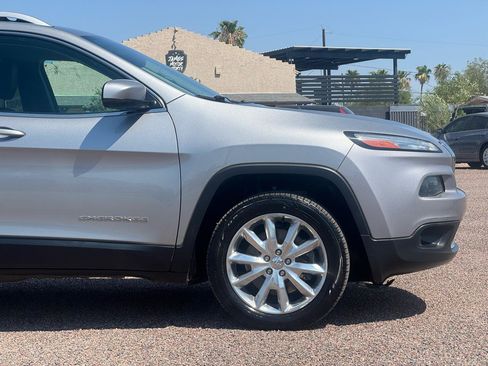 Used 2016 Jeep Cherokee Limited FWD image 11