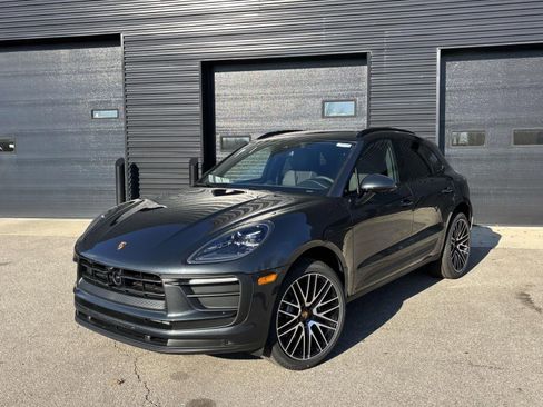 Used 2026 Porsche Macan AWD/4WD image 6