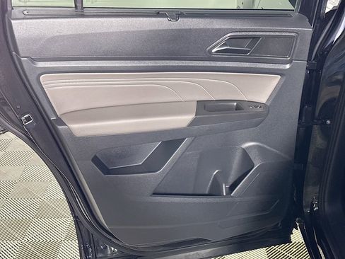 Used 2023 Volkswagen Atlas SE image 18