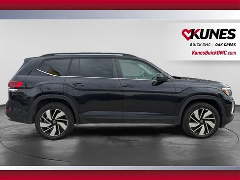 Used 2025 Volkswagen Atlas SE FWD image 12