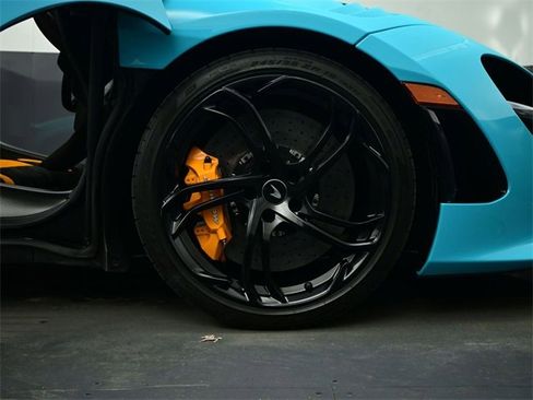 Used 2024 McLaren 750S Spider image 14