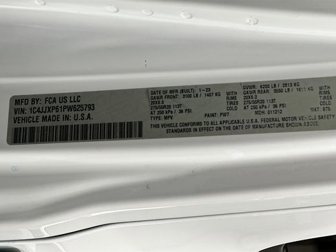 Used 2023 Jeep Wrangler Unlimited Sahara image 12