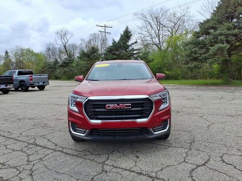 Certified 2022 GMC Terrain SLE w/ Driver Convenience Package AWD/4WD image 2