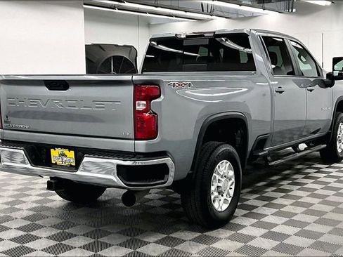 Used 2024 Chevrolet Silverado 3500 LT w/ Convenience Package image 12