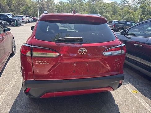 Used 2024 Toyota Corolla Cross LE FWD image 7