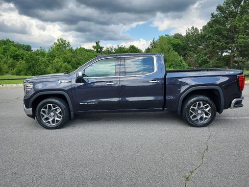 Used 2022 GMC Sierra 1500 SLT AWD/4WD image 2