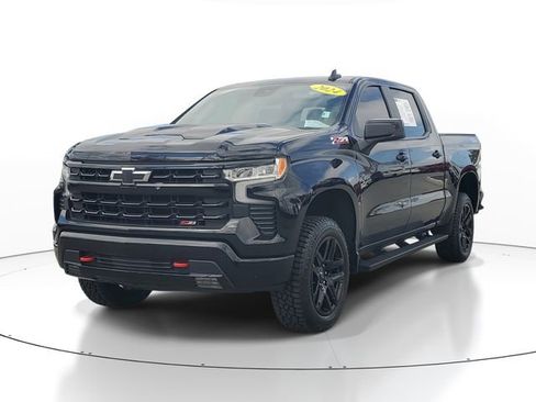 Used 2024 Chevrolet Silverado 1500 LT Trail Boss w/ Convenience Package II image 2