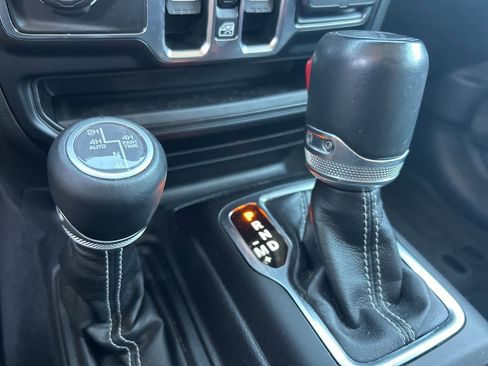 Used 2023 Jeep Wrangler Sahara w/ Safety Group image 40