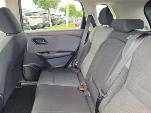 Used 2021 Nissan Rogue S image 14