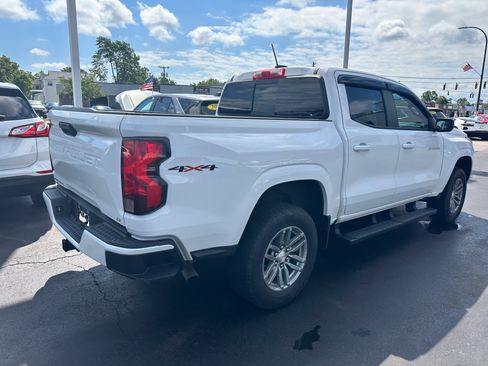 Used 2024 Chevrolet Colorado LT w/ LT Convenience Package II AWD/4WD image 8
