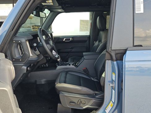New 2025 Ford Bronco Outer Banks w/ Sasquatch Package AWD/4WD image 7