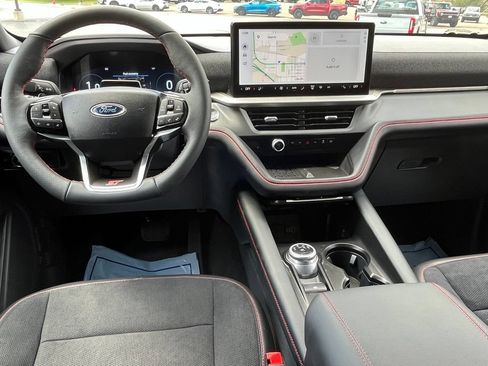 Used 2025 Ford Explorer ST AWD/4WD image 24