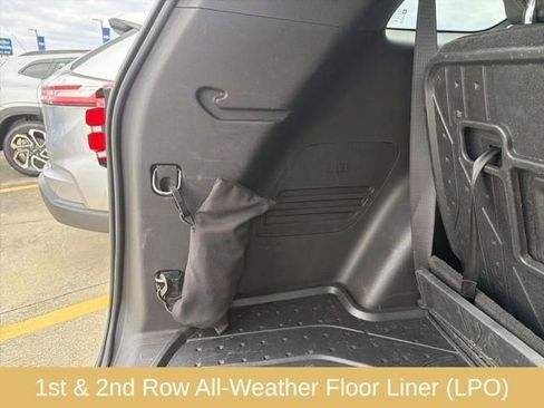 Used 2023 Chevrolet Traverse LT image 19