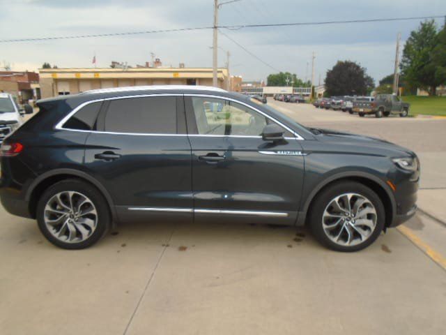 Used 2022 Lincoln Nautilus Reserve w/ Equipment Group 201A AWD/4WD image 13