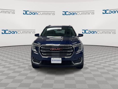 Used 2023 GMC Terrain SLT AWD/4WD image 3