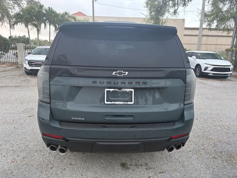 Used 2025 Chevrolet Suburban Z71 w/ Comfort Package image 6