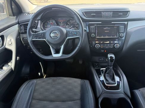 Used 2020 Nissan Rogue Sport SV w/ Technology Package FWD image 11