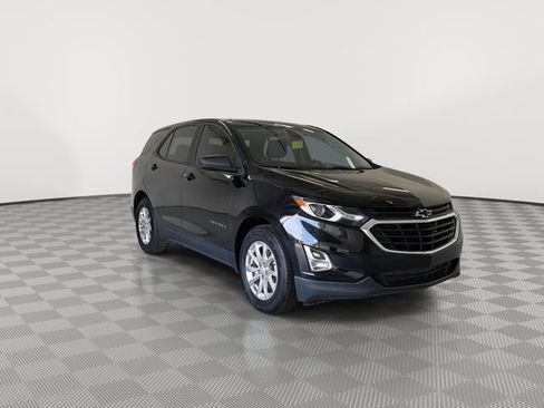 Certified 2021 Chevrolet Equinox LS w/ LS Convenience Package FWD image 2