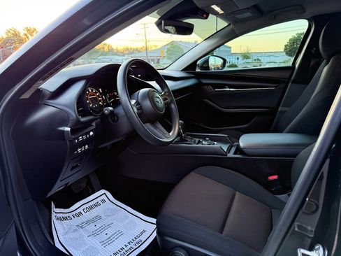 Used 2022 MAZDA MAZDA3 Sedan FWD image 10