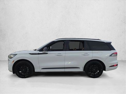 Used 2022 Lincoln Aviator Reserve w/ Equipment Group 201A AWD/4WD image 9