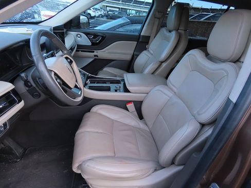 Used 2022 Lincoln Aviator Reserve w/ Equipment Group 201A image 10