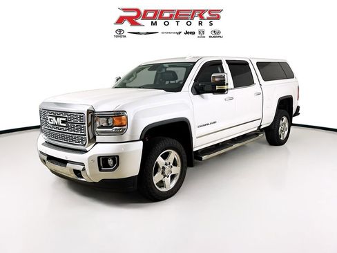 Used 2018 GMC Sierra 3500 Denali AWD/4WD image 8