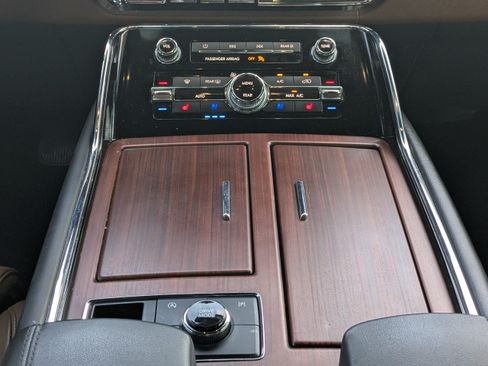 Used 2023 Lincoln Navigator Reserve AWD/4WD image 21