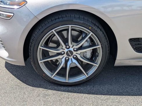Used 2025 Genesis G70 2.5T AWD/4WD image 9