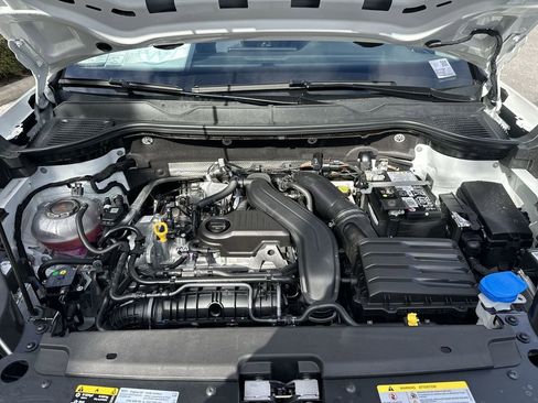 New 2026 Volkswagen Taos SEL image 26