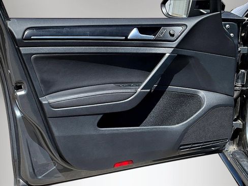 Used 2019 Volkswagen Golf R 4-Door image 20